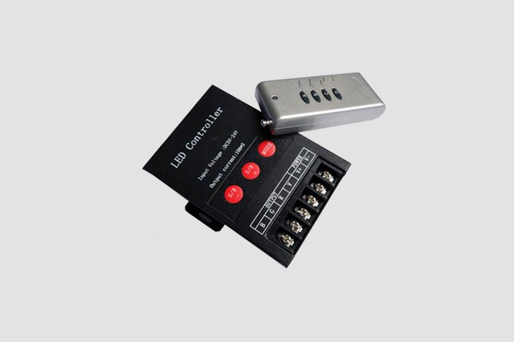 Centralina Controller RGB 5V 12V 24V 10A per canale